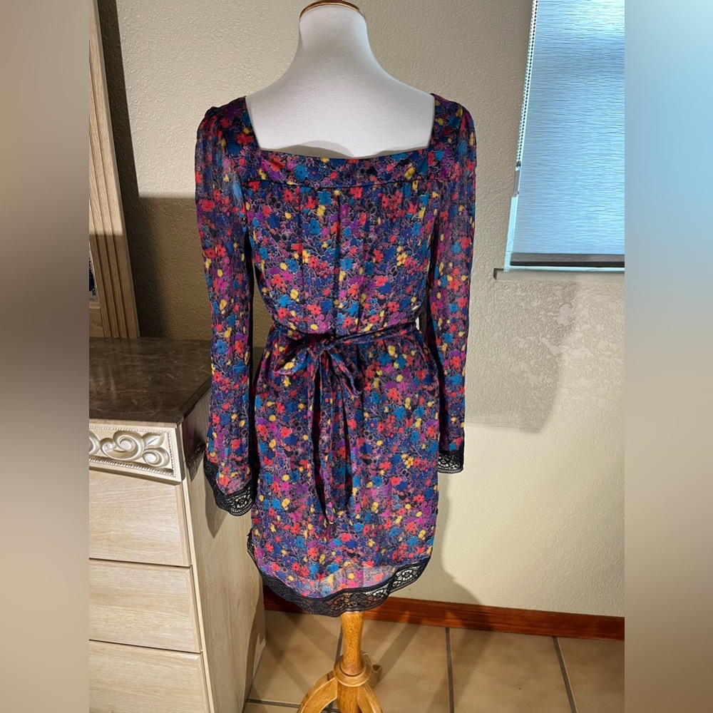 Ladies Dress - Picture 2 of 3